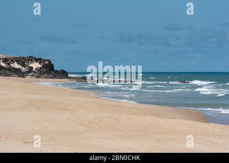 Pipa Beach, Tibau do Sul, in der Nähe von Natal, Rio Grande do Norte, Brasilien. Minas Strand in Pipa, Rio Grande do Norte, Brasilien. Stockfoto