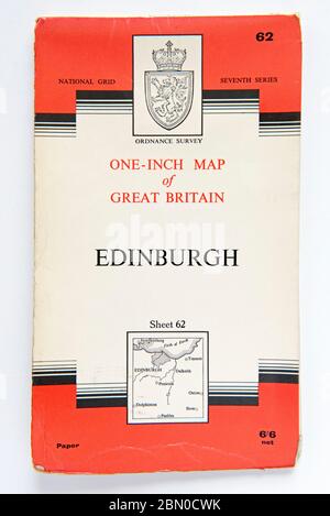 Ordnance Survey 1-inch-Karte von Großbritannien Blatt 62 Edinburgh, National Grid Seventh Series Papier 6/6. Isoliert auf weißem Hintergrund. Ausschneiden Stockfoto