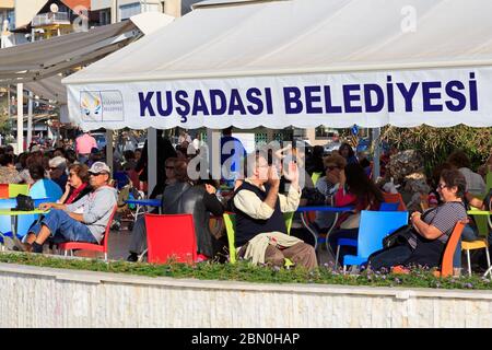 Waterfront Cafe,Kusadasi,Aydin,Provinz,Türkei,Mittelmeer Stockfoto