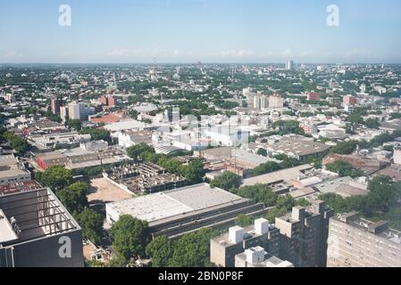 Montevideo / Uruguay, 28. Dez 2018: Panoramalandschaft Montevideo, Luftaufnahme, vom Telekommunikationsturm oder Antel-Turm Stockfoto