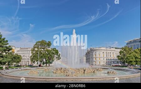 Schwarzenbergplatz Brunnen in Wien Stockfoto