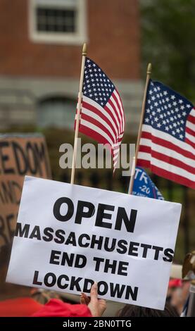 Covid-19 / Coronavirus: Öffnen Sie Massachusetts ‘Liberty Rally’ im Massachusetts State House, Boston, MA, USA. 04 Mai 2020. Stockfoto