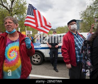 Covid-19 / Coronavirus: Öffnen Sie Massachusetts ‘Liberty Rally’ im Massachusetts State House, Boston, MA, USA. 04 Mai 2020. Stockfoto