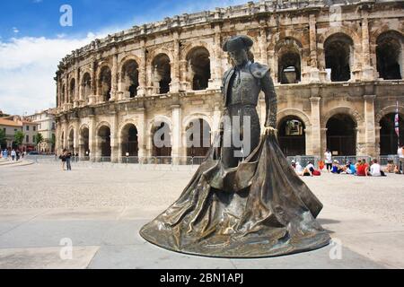 Das Denkmal für Stierkämpfer in der Nähe des antiken römischen Amphitheaters in Nimes Stadt, Frankreich Stockfoto