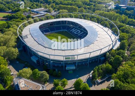 Hannover, Deutschland. 9. Mai 2020. firo: 09.05.2020, Fußball, 2.Bundesliga, Saison 2019/2020, Hannover 96, Stadion, HDI-Arena, Außenansicht, Luftaufnahme, von oben, Drohne, Drohnenfoto, Nutzung weltweit Quelle: dpa/Alamy Live News Stockfoto