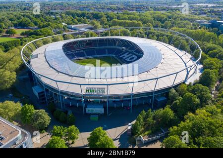 Hannover, Deutschland. 9. Mai 2020. firo: 09.05.2020, Fußball, 2.Bundesliga, Saison 2019/2020, Hannover 96, Stadion, HDI-Arena, Außenansicht, Luftaufnahme, von oben, Drohne, Drohnenfoto, Nutzung weltweit Quelle: dpa/Alamy Live News Stockfoto