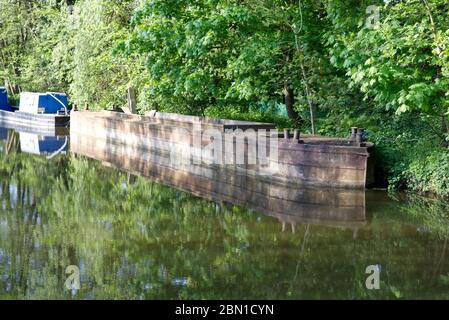 Stahlkohlebarge in der Nähe von Lowsonford, Straford-upon-Avon-Kanal, Warwickshire Stockfoto