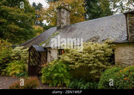 Cottage auf dem Traquair House Anwesen, Scottish Borders, Großbritannien Stockfoto