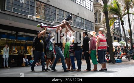 Auftritt beim Auckland Buskers Festival Stockfoto