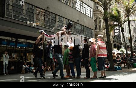 Auftritt beim Auckland Buskers Festival Stockfoto