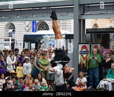 Auftritt beim Auckland Buskers Festival Stockfoto