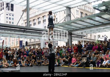 Auftritt beim Auckland Buskers Festival Stockfoto