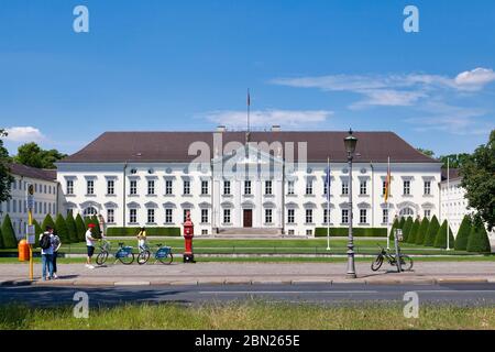 Berlin, Deutschland - Juni 03 2019: Das Schloss Bellevue ist seit 1994 Amtssitz des Bundespräsidenten. Stockfoto