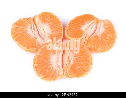 Frisch geschälte Mandarine isoliert auf weißem Hintergrund Stockfoto