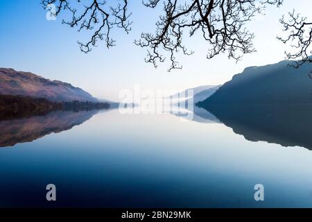 Ein ruhiger Morgen auf Ullswater im Lake District National Park, Cumbria, Großbritannien Stockfoto