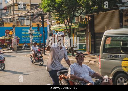 Viel Verkehr Während Der Stoßzeit In Vietnam. Ho Chi Minh, Vietnam - 19. März 2020 Stockfoto