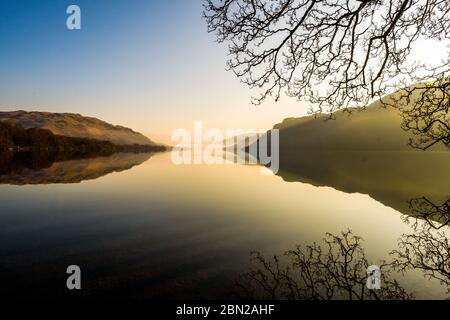 Ein ruhiger Morgen auf Ullswater im Lake District National Park, Cumbria, Großbritannien Stockfoto