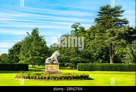 Wildschweinskulptur in Castle Howard in England Stockfoto