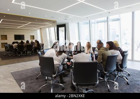 Geschäftsleute treffen sich im Konferenzraum Stockfoto