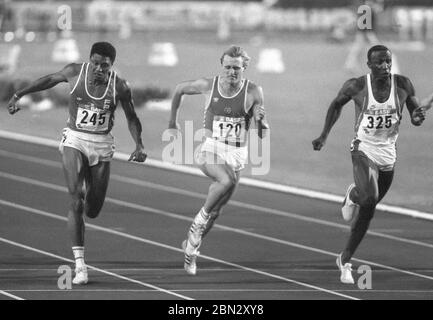 LINFORD CHRISTIE Britischer Sprinter gewinnt das 100-m-Finale der Europameisterschaft in Stuttgart 1986 vor Steffen Bringmann Ostdeutschland und dem Franzosen Bruno Marie-Rose Stockfoto