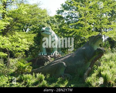 Viktorianische Dinosaurier im Crystal Palace Park, London SE19 Stockfoto