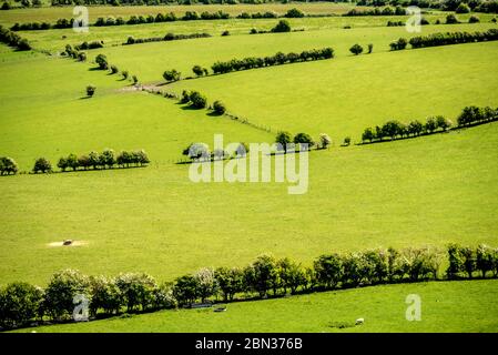 Kingston, Lewes UK, 12. Mai 2020: Wechselhaftes Wetter auf der Spitze der South Downs, bei Kingston, nahe Lewes, East Sussex heute Morgen. Kredit: Andrew Hasson/Alamy Live News Stockfoto
