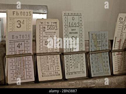 3d, 9d, 5d, 11d, Tag Rückkehr, einzelne Bustickets der Bury Corporation, ab 1960s, Greater Manchester, Lancashire, England, UK - vorgedruckte Bustickets Stockfoto