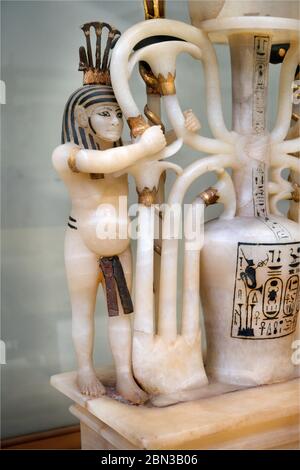 Details aus der Alabasterlampe des Königs Tutanchamon Stockfoto