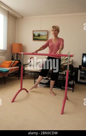 Fernstudium klassischer Tanz zu Hause Stockfoto