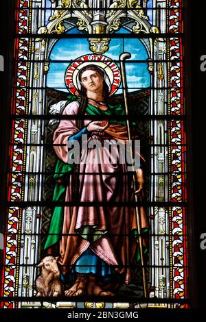 Kirche Saint Remy, Vanves, Frankreich. Buntglas Stockfoto