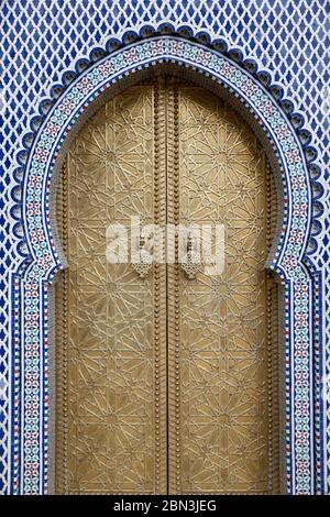 Königspalasttür, Fes, Marokko. Stockfoto