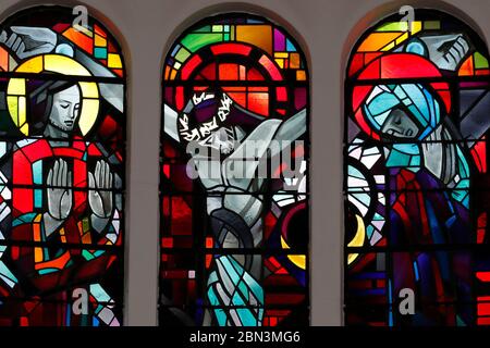 Kathedrale des heiligen Johannes des Evangelisten. Die Kreuzigung. Buntglasfenster. Kuala Lumpur. Malaysia. Stockfoto