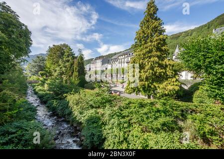 Frankreich, Puy de Dome, regionaler Naturpark Volcans d’Auvergne, Mont Dore, öffentlicher Garten und Fluss Dordogne // Frankreich, Puy-de-Dôme (63), Parc Natur Stockfoto