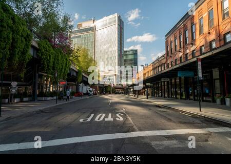 Leere Straßen im Meatpacking District in New York während der COVID-19-Pandemie am Donnerstag, 7. Mai 2020. (© Richard B. Levine) Stockfoto