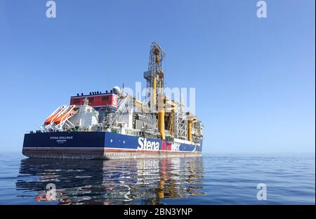 Gibraltar 03 May 2020: Stena Drillmax Schiff in britischen Territorialgewässern auf der Ostseite von Gibraltar Stockfoto