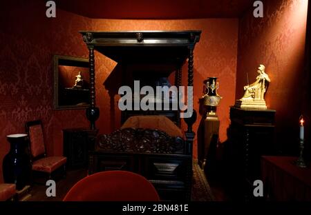 Victor Hugos Totenbett im Schlafzimmer des Maison de Victor Hugo auf dem Place des Vosges.Le Marais.Paris.Frankreich Stockfoto