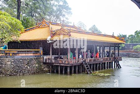 Hue-Vietnam-0001Okt152019 Grabmal der TU Duc, Pavillon und Lotusteich auf dem Gelände des Palastkomplexes. Stockfoto