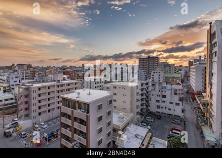 Naha, Präfektur Okinawa / Japan - 28. Februar 2018: Stadtbild von Naha, Hauptstadt der Präfektur Okinawa, Japan Stockfoto