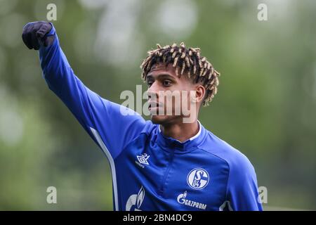 Gelsenkirchen, Deutschland. 12. Mai 2020. firo 05/12/2020, Fußball, Saison 2019/2020, Bundesliga, POOLFOTOS - Training FC Schalke 04, Jean-Clair Todibo (FC Schalke 04) Quelle: dpa/Alamy Live News Stockfoto