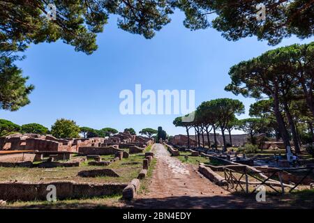 Ansicht von Caserma dei Vigili, Ostia Antica, Ostia, Italien Stockfoto