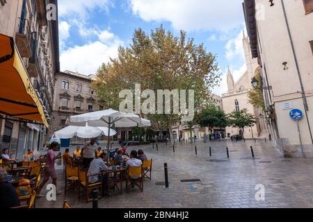 Terrasse in Plaça de Cort, Palma de Mallorca, Balearen, Spanien Stockfoto