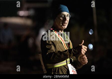 CBP nimmt am Baker to Vegas Law Enforcement Race Teil, bei dem Läufer in einer Teamarbeit das 120 Meilen Rennen in Baker California beginnen und der letzte Läufer in Las Vegas am 23. März 2019 endet. Stockfoto