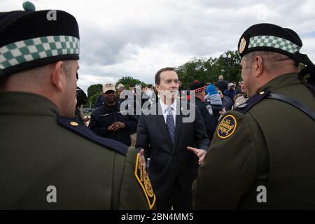 Am 14. Mai 2019 nahm das Personal des US-Zolls und des Grenzschutzes am Steve Young Honor Guard Pipes and Drums Wettbewerb während der Police Week in Washington, D.C. Teil, wo der kommissarische Kommissar John P. Sanders sich an Agenten wandte. Stockfoto