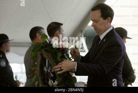 Am 16. Mai 2019 nahm John P. Sanders, der kommissarische Kommissar für Zoll und Grenzschutz der Vereinigten Staaten, an der jährlichen Verlegezeremonie des Valor Memorial & Wreath auf der Woodrow Wilson Plaza in Washington, D.C. Teil, um gefallene Offiziere zu ehren. Stockfoto