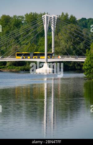 Die neue Brücke über die Ruhr in Essen-Kupferdreh, KampmannbrŸcke, Essen, NRW Stockfoto