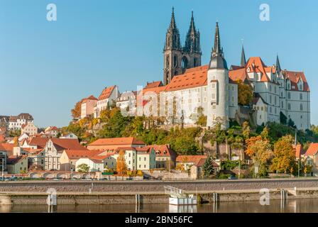 Meissener Dom und Albrechtsburg, Sachsen, Deutschland, von der Elbe aus gesehen Stockfoto