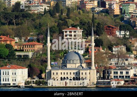 Moschee, Beylerbeyi Bezirk, Bosporus Straße, Istanbul, Türkei, Asien Stockfoto