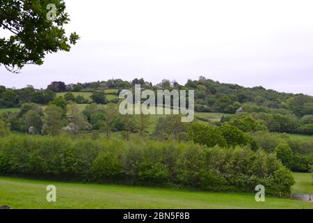 Ein Blick auf IDE Hill von Scord Wood an trüben Tag, Mai 2020. Am Greensand Ridge, dem nördlichen Rand des Weald of Kent. Octavia Hill begann National Trust Stockfoto