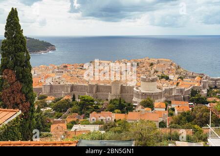 Ein Panoramablick auf die ummauerte Stadt, Dubrovnik Kroatien Stockfoto