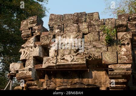 Kambodscha: Die West Gopura (Eingang) am Anfang des 11. Jahrhunderts Hügel Khmer Tempel, Chau Srei Vibol (auch bekannt als Wat Trak), in der Nähe von Angkor. Die Unres Stockfoto